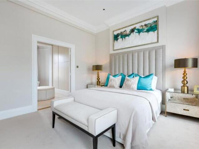 Maisonette for rent in Cat Hill