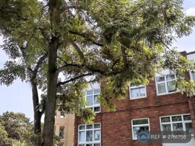 Maisonette for rent in Cat Hill