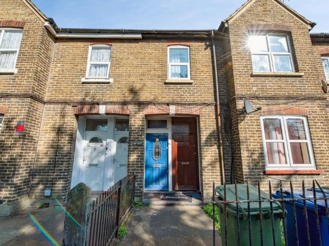 Flat for sale in West Thurrock, Purfleet