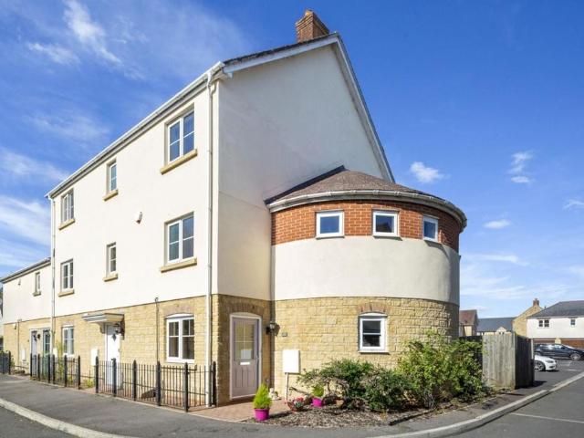 Flat for sale in Milborne Port, Sherborne