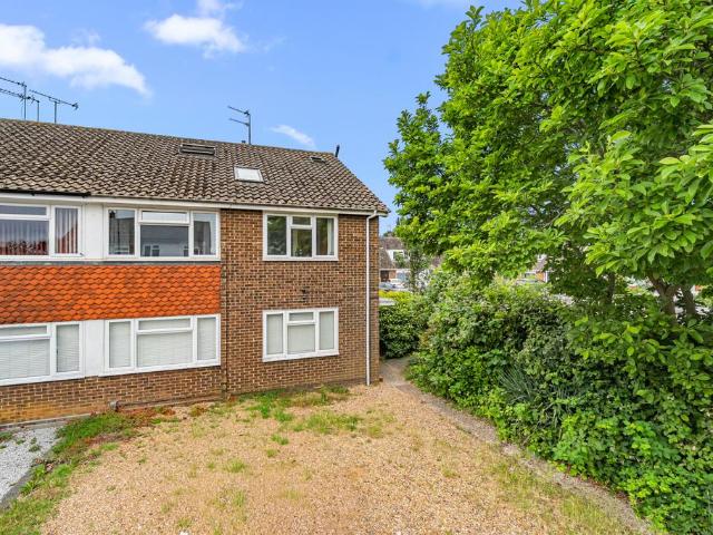 Flat for sale in Row Town, Surrey