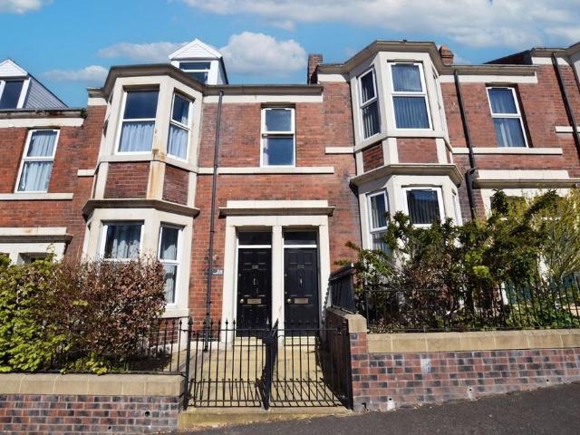 Flat for sale in Bensham, Tyne And Wear