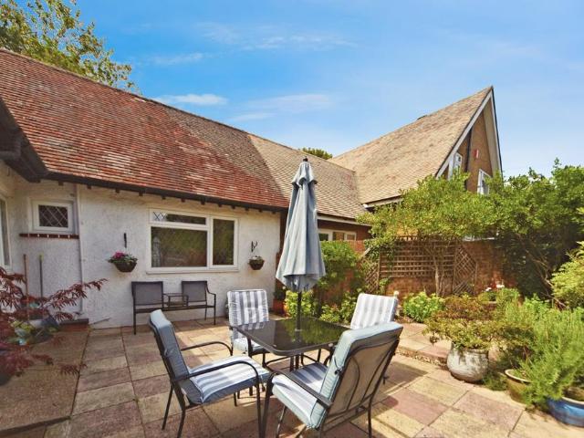 Flat for sale in London Borough of Croydon, Greater London