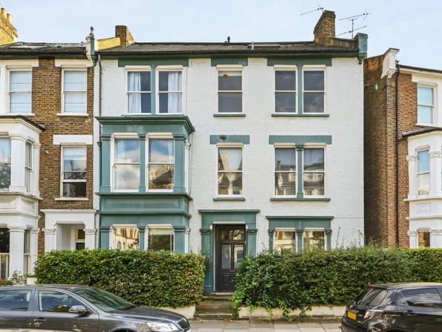 Flat for sale in Brook Green, Greater London
