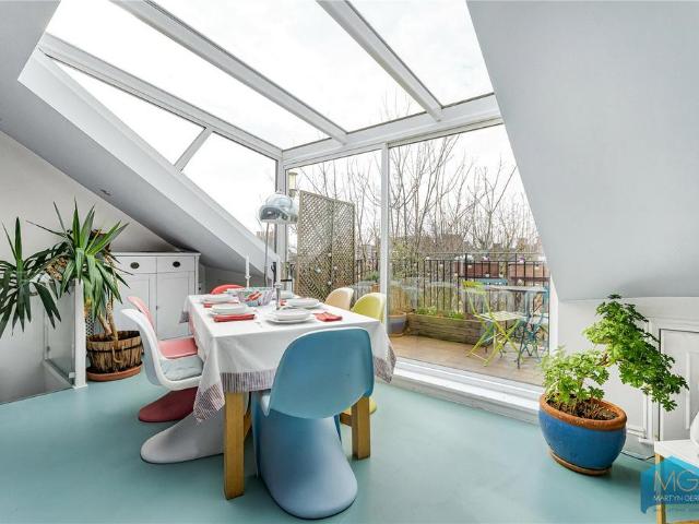 Flat for sale in South Hampstead, Greater London