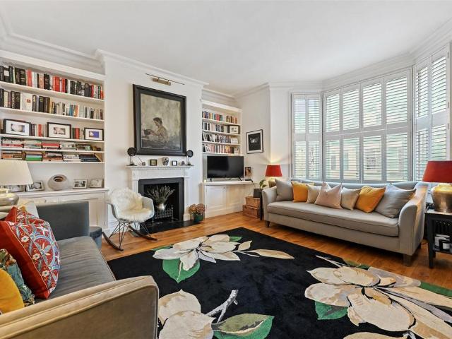 Flat for sale in Brook Green, Greater London