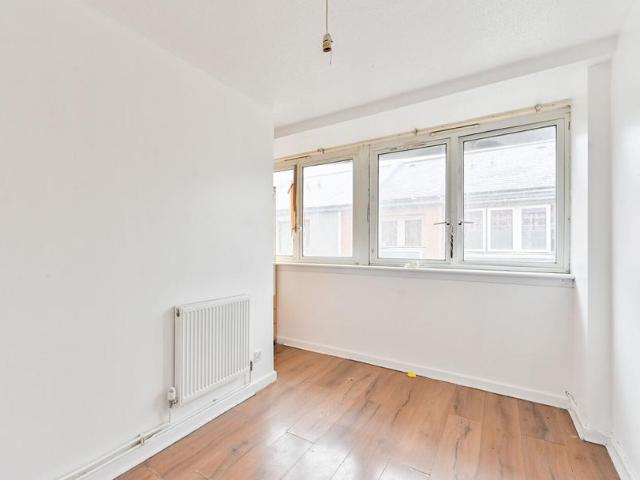 Flat for sale in Loughborough Junction, Greater London