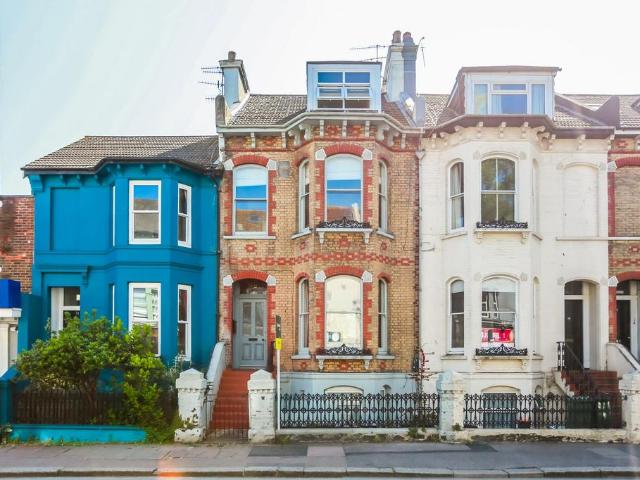 Flat for sale in Round Hill, Brighton & Hove