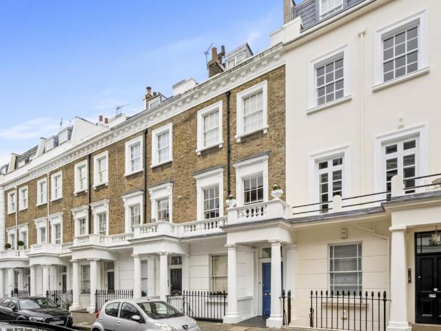 Flat for sale in Pimlico, Greater London