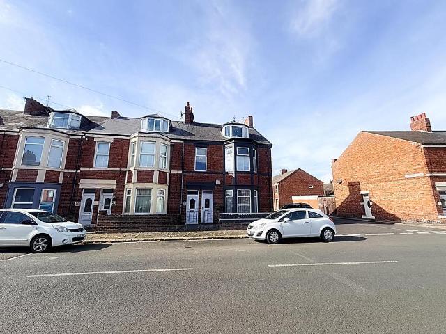 Flat for sale in Wallsend, North Tyneside