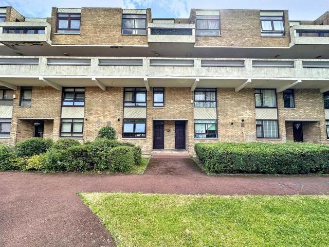 Flat for sale in Sulgrave, Washington