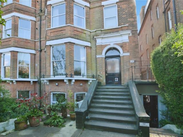 Flat for sale in Folkestone