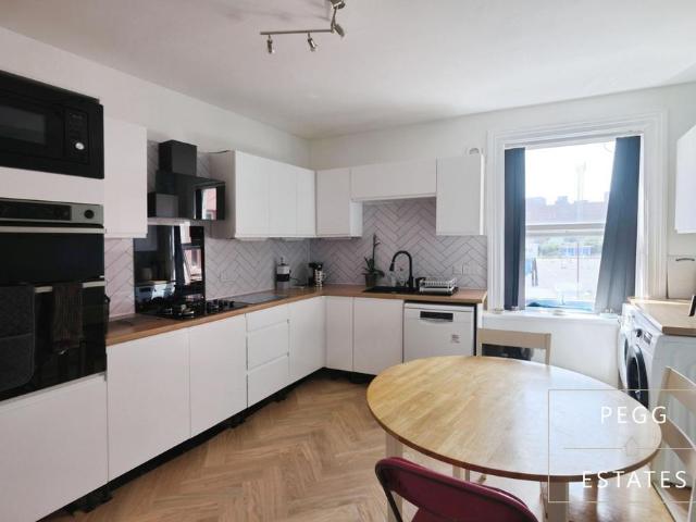 Flat for sale in Livermead
