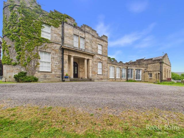 Flat for sale in Stanhope