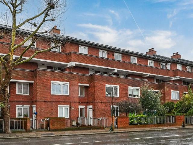 Flat for sale in Kensal Town, Greater London