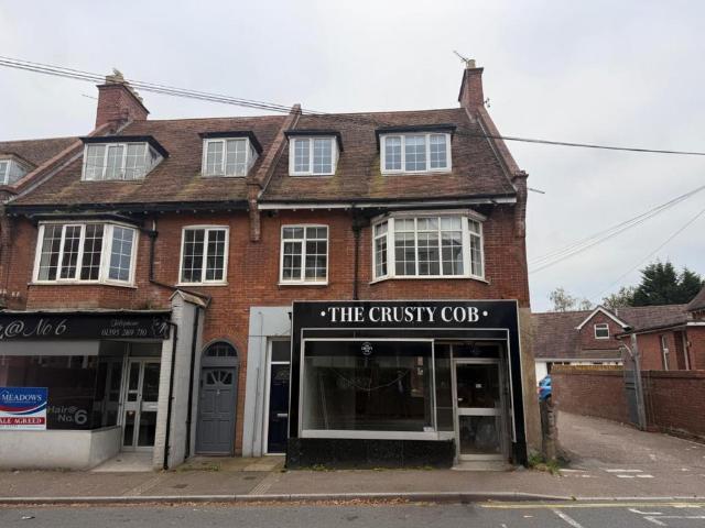 Flat for sale in Withycombe, Budlake