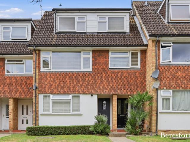 Flat for sale in Sunnymede, Billericay