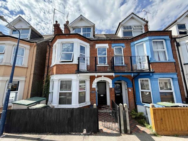 Flat for sale in Felixstowe, Eastbridge