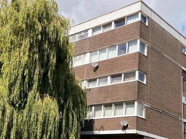 House for sale in Lee Chapel, Essex