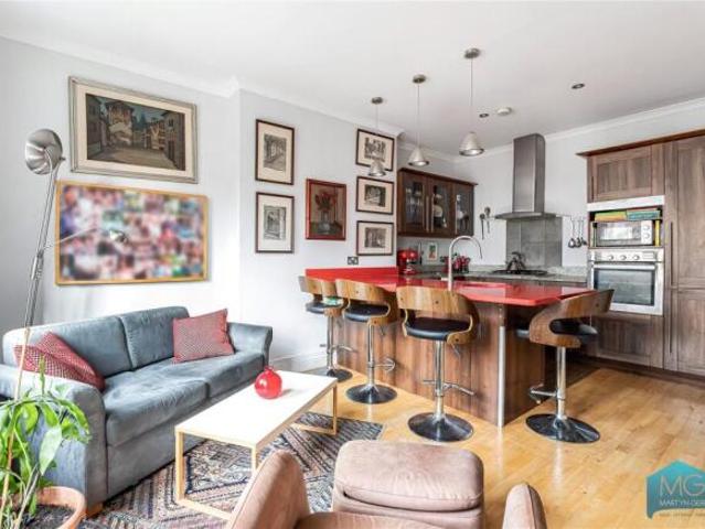 Apartment for sale in London Borough of Camden, Greater London
