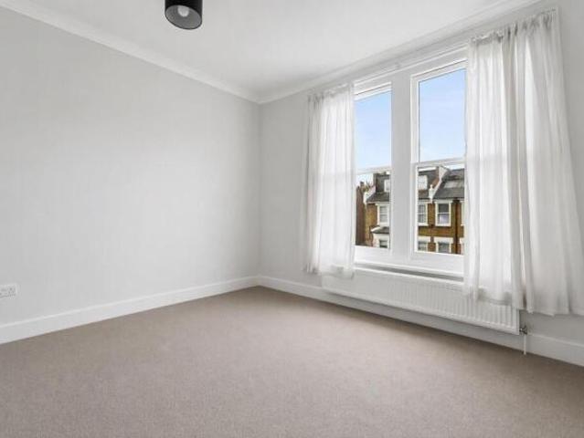 Maisonette for sale in Cat Hill