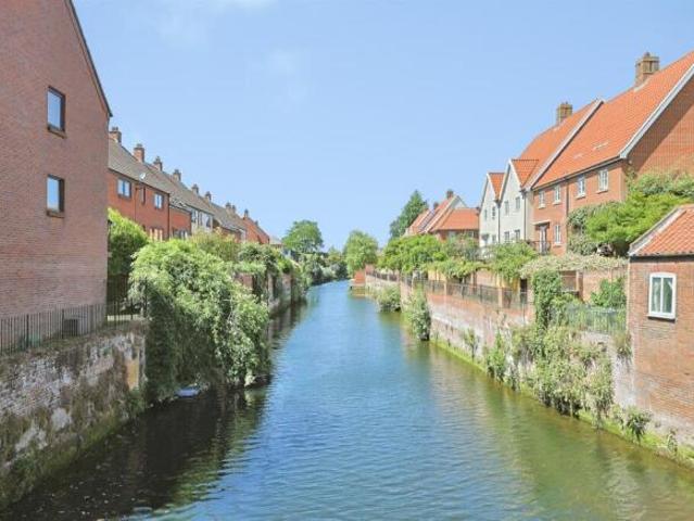 Maisonette for sale in Heigham Grove, East Bank