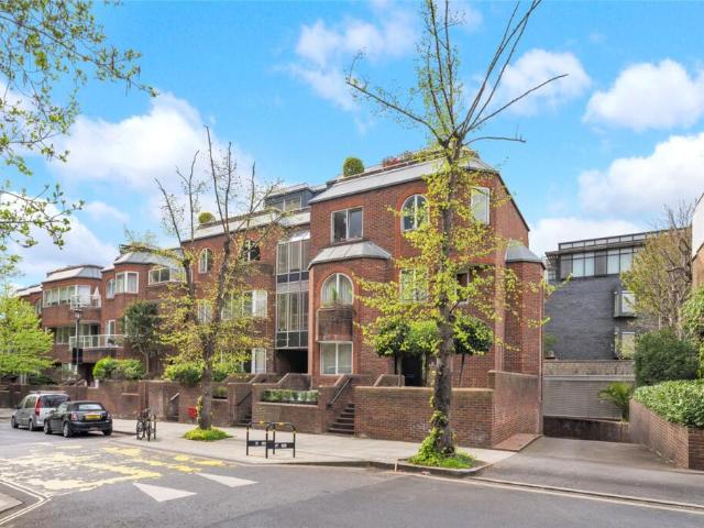Duplex for sale in St John's Wood