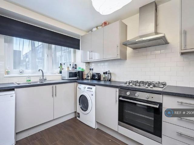 Flat for rent in Mile End, Greater London
