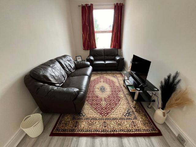 House for rent in London Borough of Hounslow, Strand