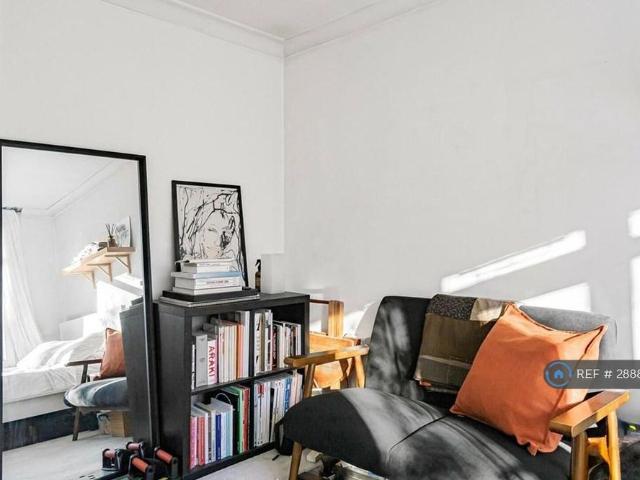 House for rent in Homerton, Greater London