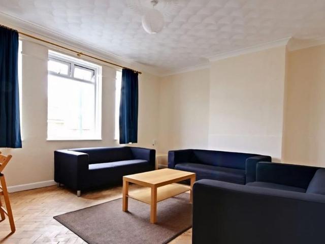 House for rent in Lansdowne, Springbourne