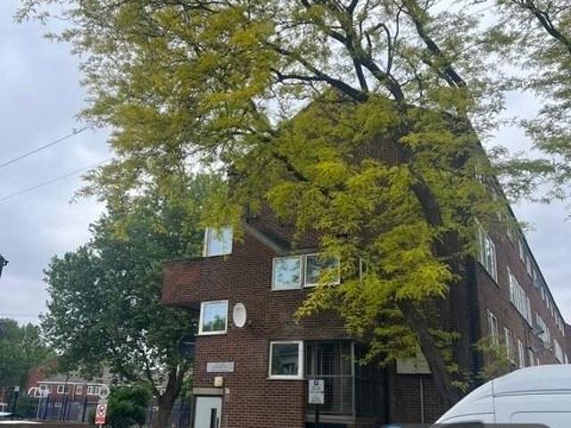 Flat for rent in Little Ilford, Greater London