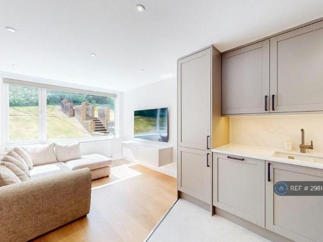 House for rent in London Borough of Lewisham, Greater London