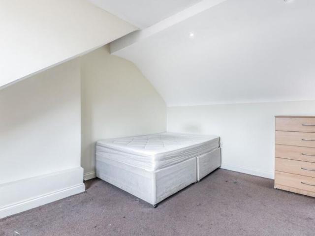House for rent in London Borough of Ealing, Greater London