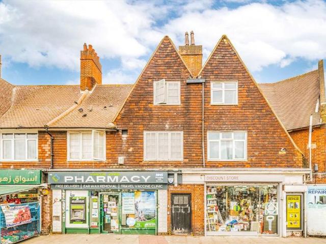 House for rent in London Borough of Ealing, Greater London
