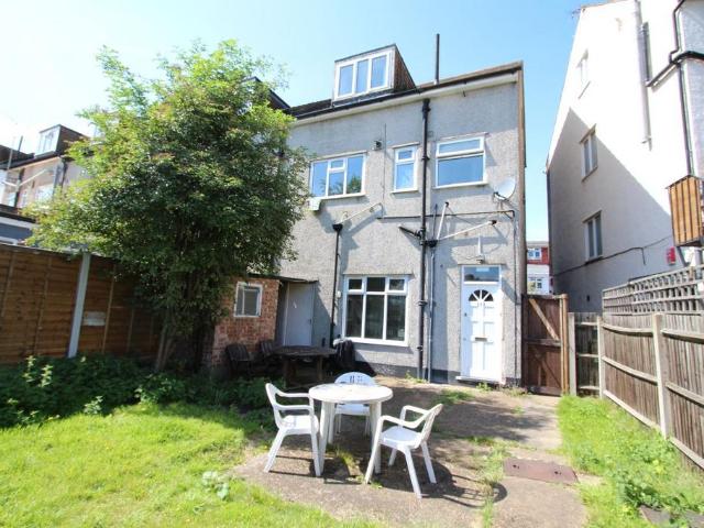 Flat for rent in Berrylands, Isle Of Man
