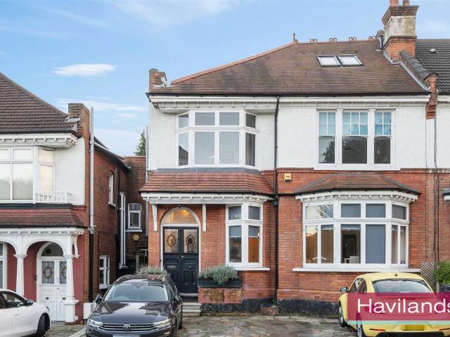 Flat for rent in Winchmore Hill, Edmonton