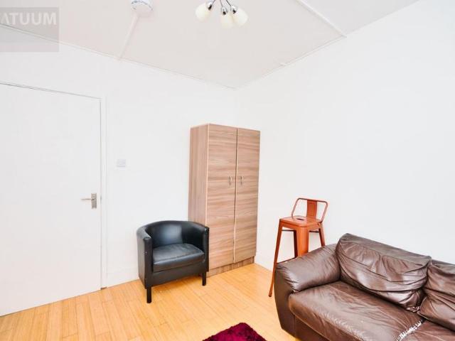 House for rent in Bromley-by-Bow, Poplar Grove