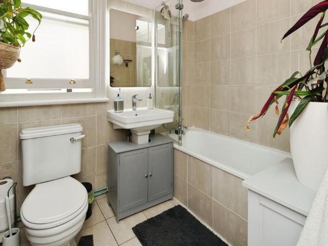 House for rent in Aldrington