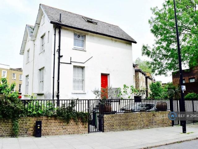 Flat for rent in Chalk Farm, Greater London