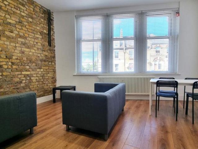 House for rent in Blenheim Gardens Estate, Greater London