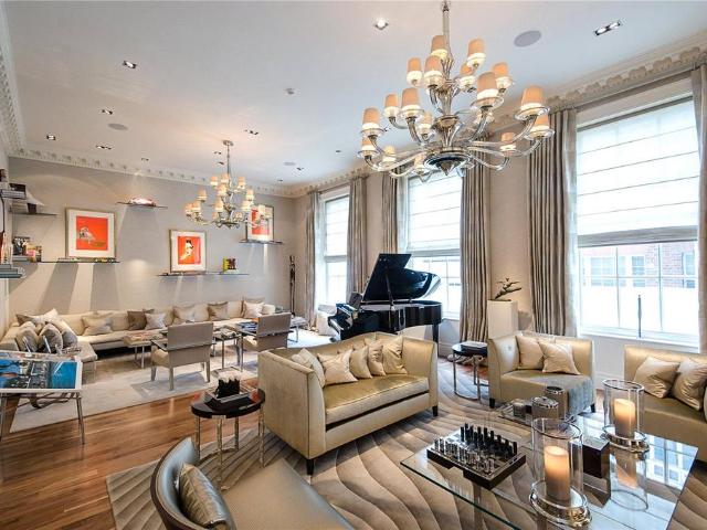 Flat for rent in Mayfair, Greater London