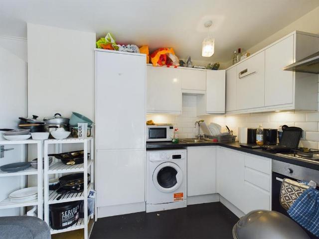 Flat for rent in Clapham, Greater London