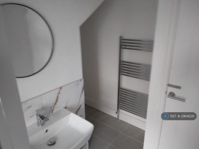 House for rent in London Borough of Merton, Mitcham
