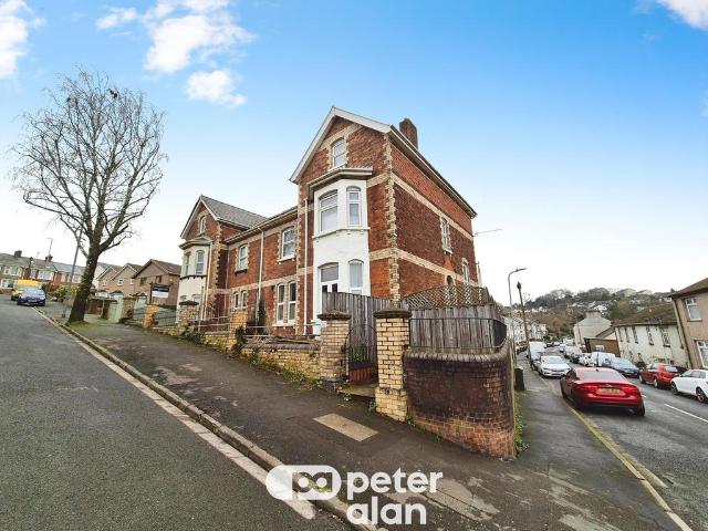 Flat for rent in Victoria, Newport