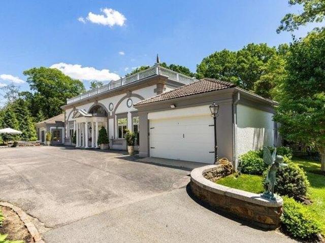 House for sale in Manchester-by-the-Sea, Essex County
