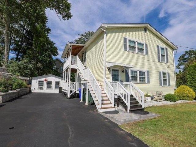 House for sale in Manchester, Hillsborough County