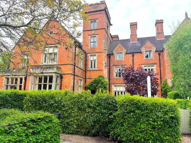 House for sale in Mickleover, East Midlands