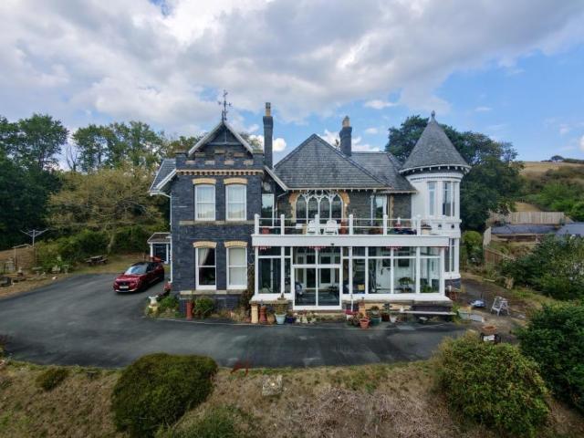 House for sale in Waun Fawr, Wales