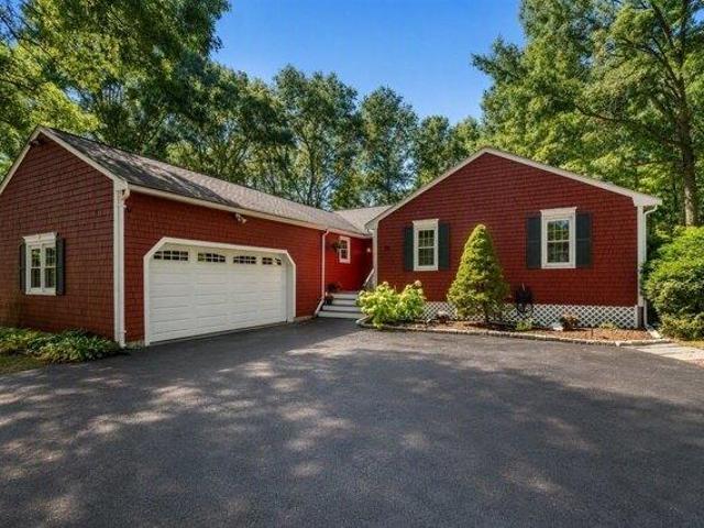 House for sale in Mansfield, Bristol County
